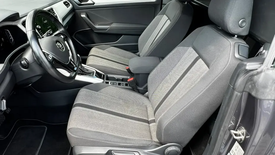 VOLKSWAGEN T-ROC -