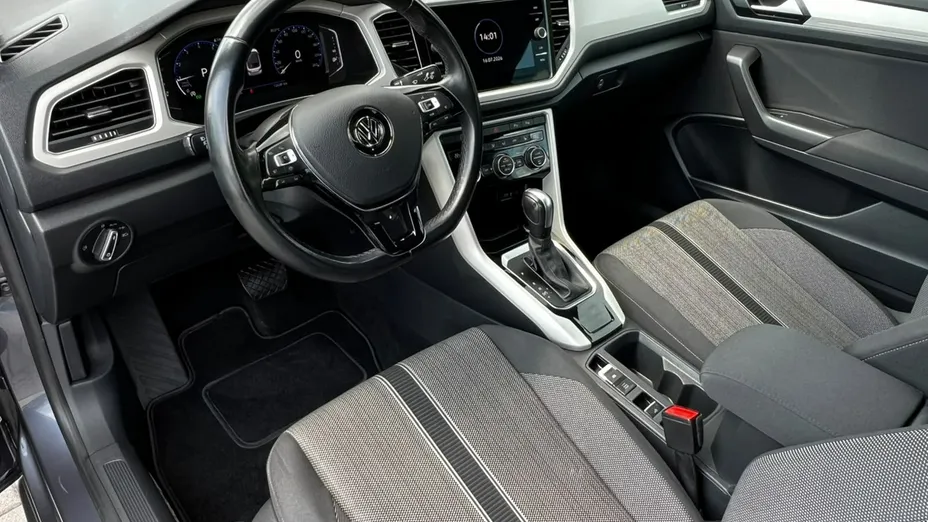VOLKSWAGEN T-ROC -