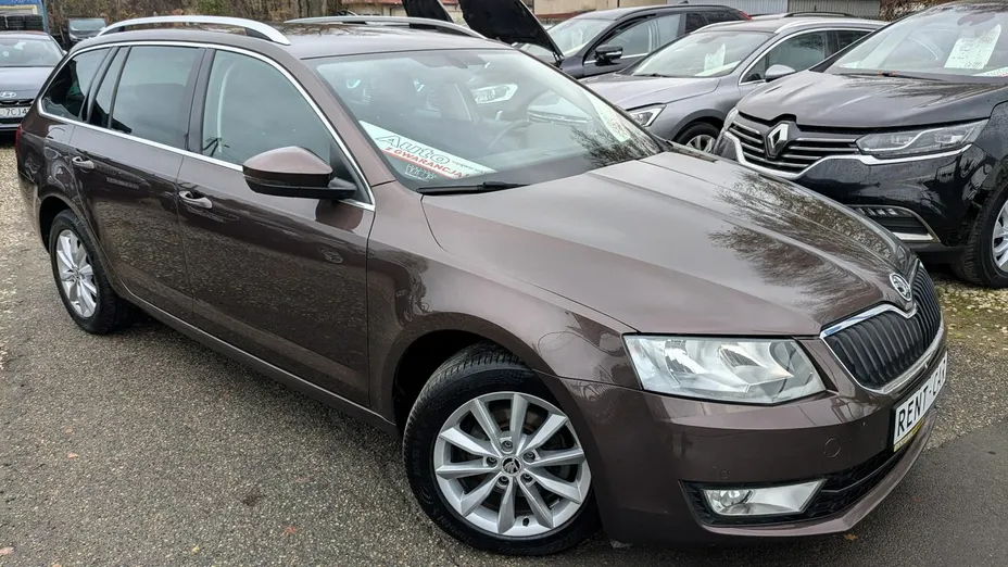 SKODA Octavia -