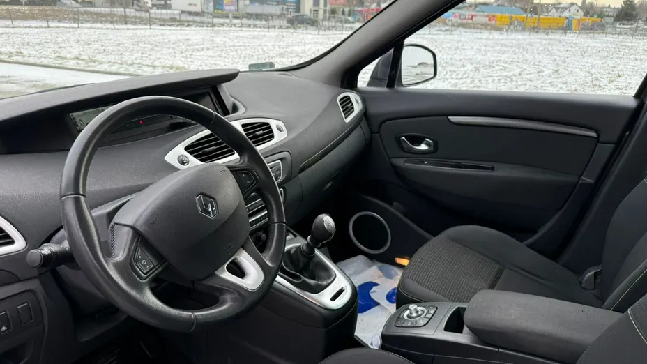 RENAULT Scenic -