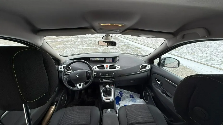 RENAULT Scenic -