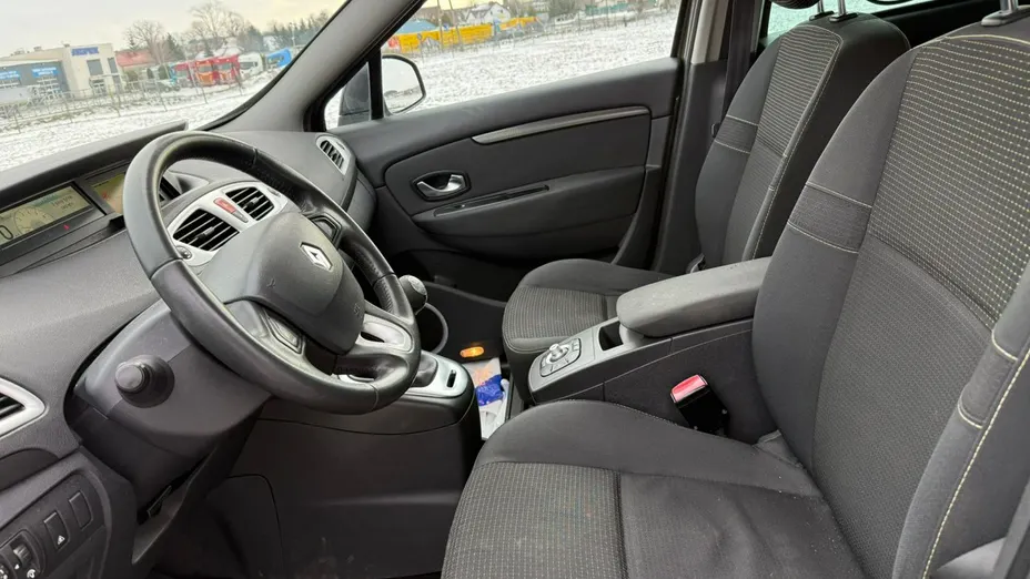 RENAULT Scenic -