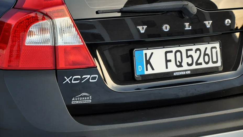 VOLVO XC70 -