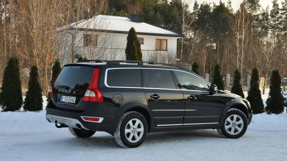 VOLVO XC70 -