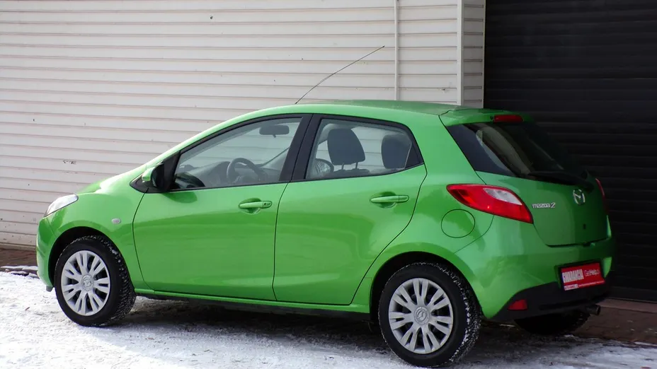 MAZDA 2 -
