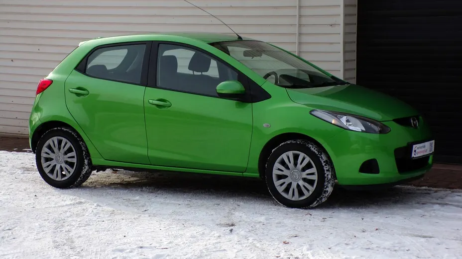 MAZDA 2 -