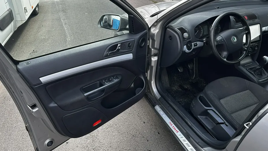 SKODA Octavia -