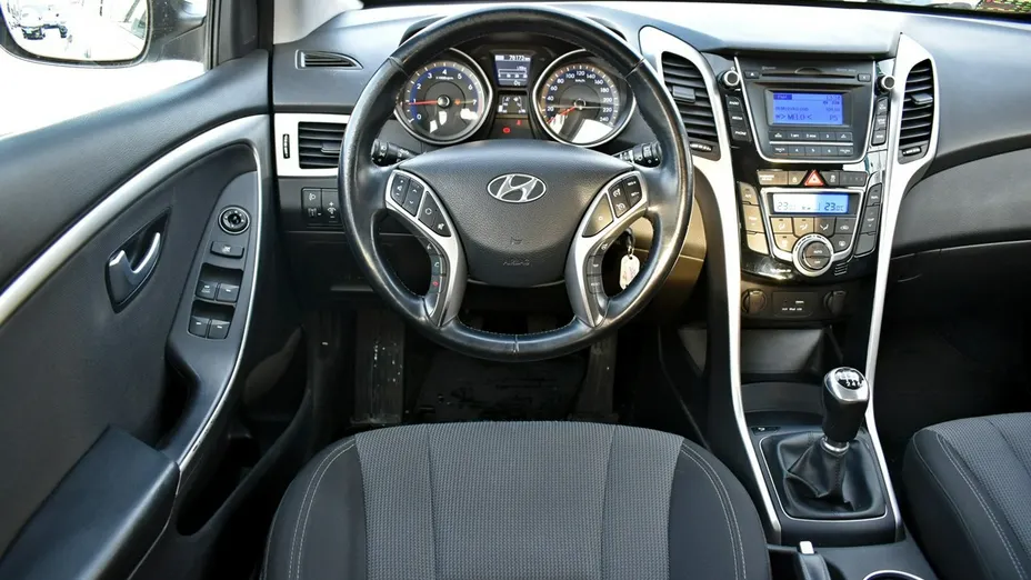 HYUNDAI i30 -
