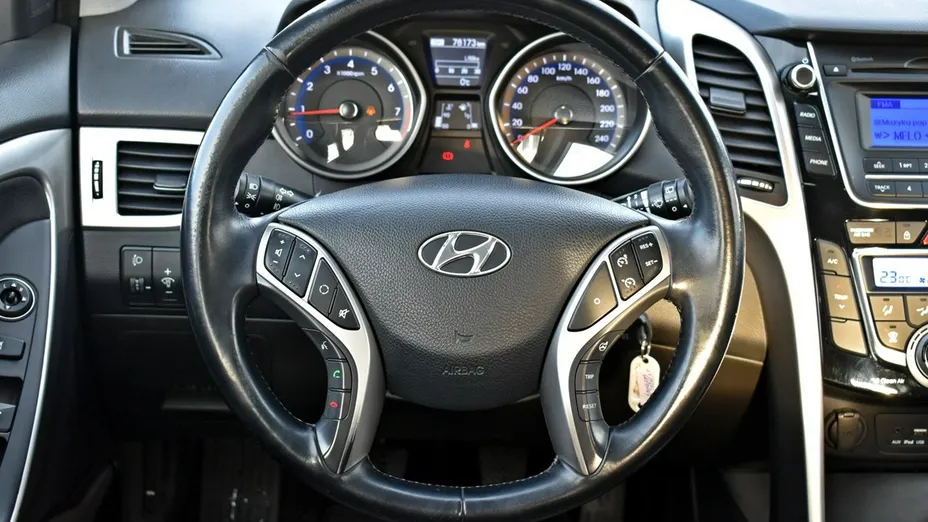 HYUNDAI i30 -