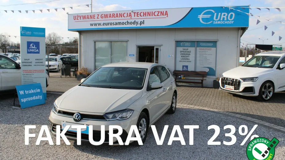 VOLKSWAGEN Polo -