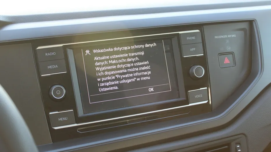 VOLKSWAGEN Polo -