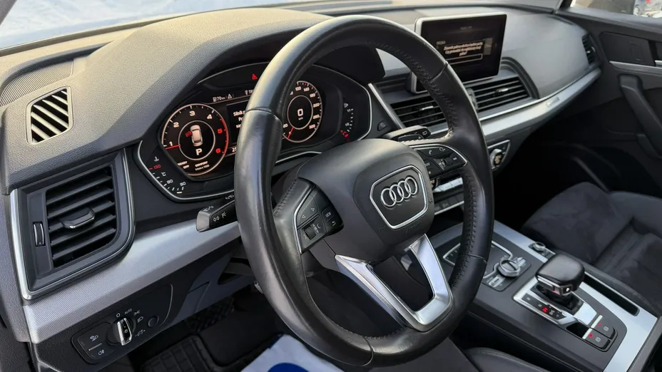 AUDI Q5 -
