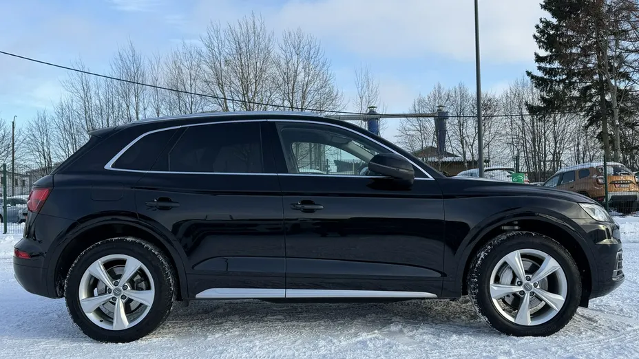 AUDI Q5 -