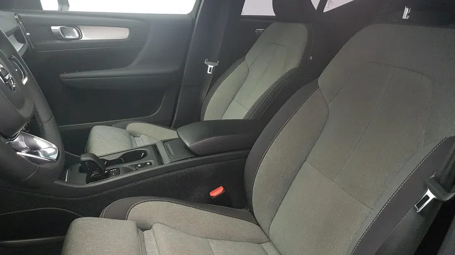 VOLVO XC40 -