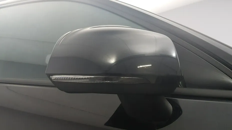 VOLVO XC40 -