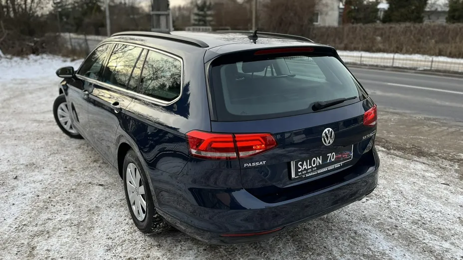VOLKSWAGEN Passat -