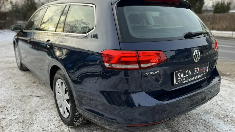VOLKSWAGEN Passat -