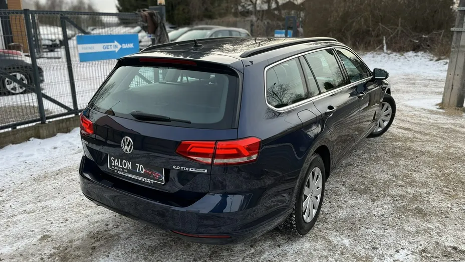 VOLKSWAGEN Passat -