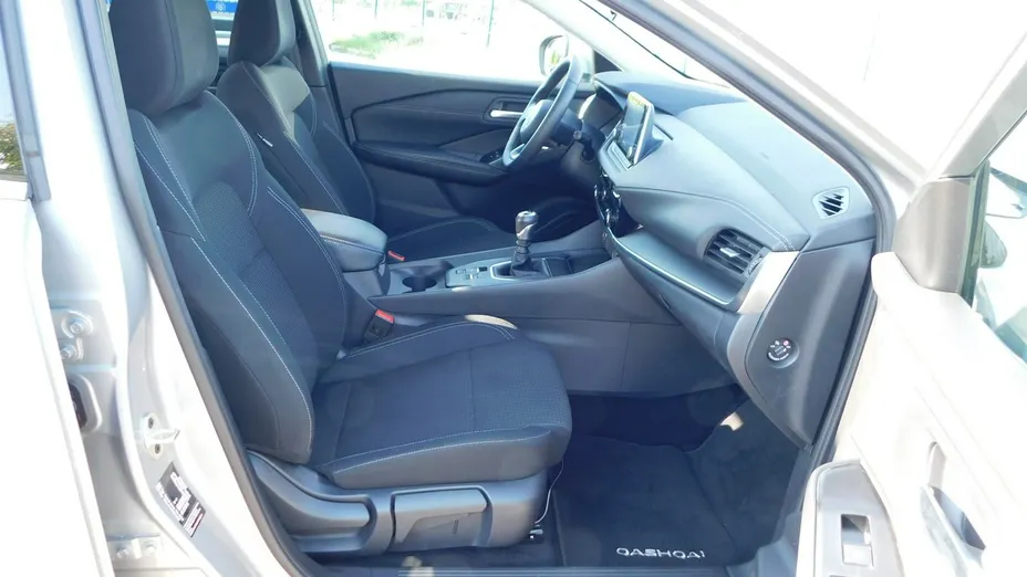 NISSAN Qashqai -