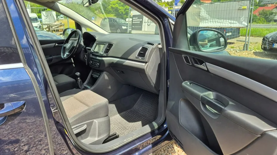 VOLKSWAGEN Sharan -