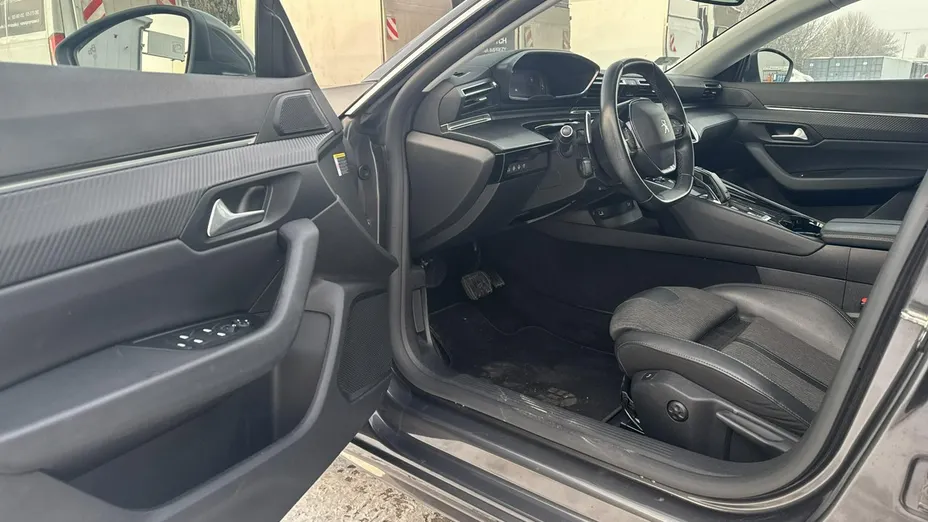 PEUGEOT 508 -