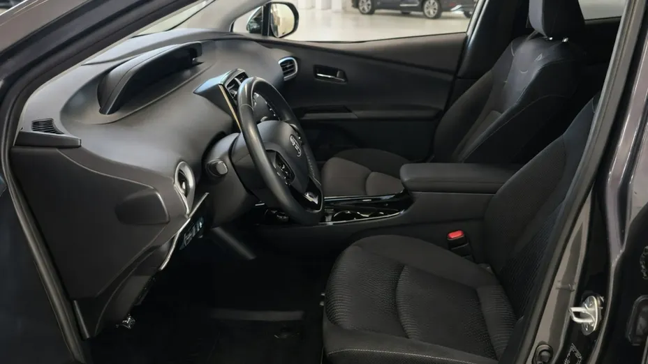 TOYOTA Prius -