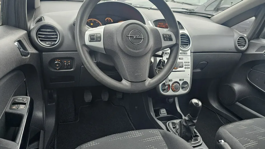 OPEL Corsa -