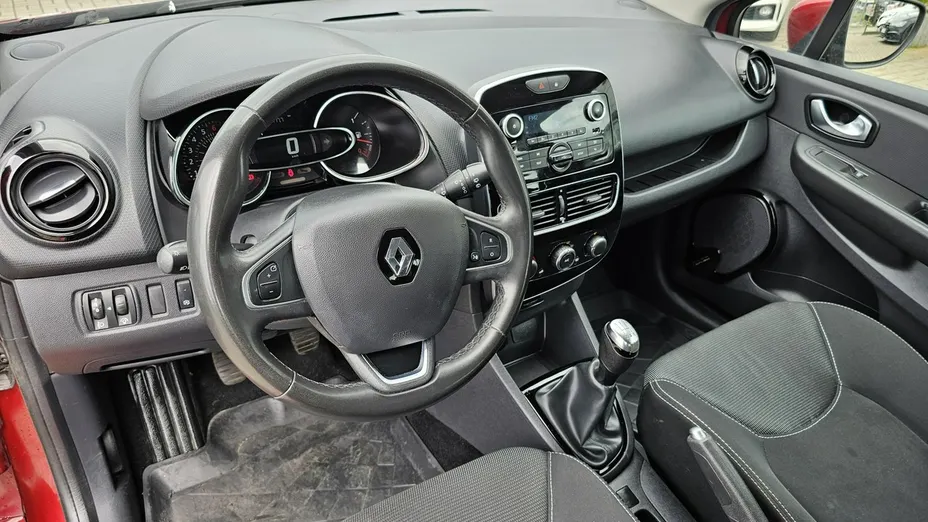 RENAULT Clio -