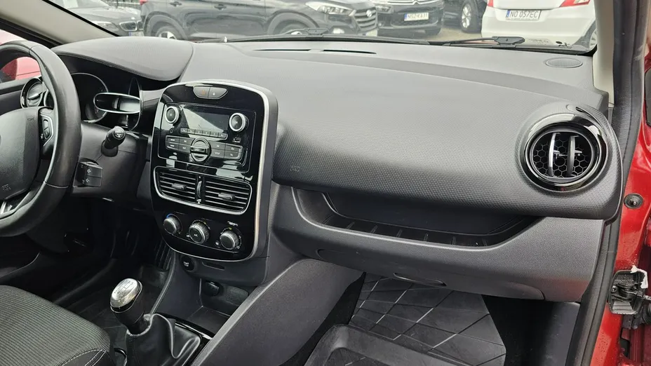 RENAULT Clio -