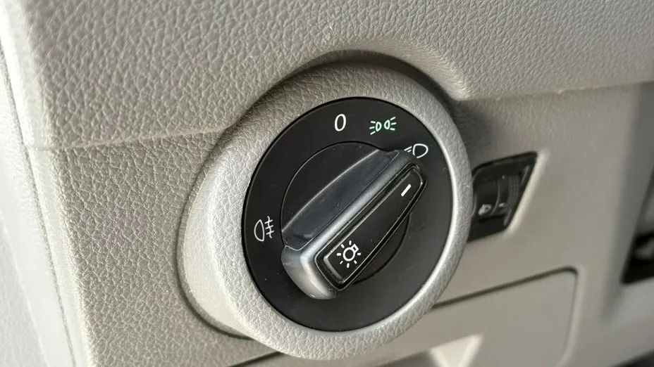 VOLKSWAGEN Transporter -