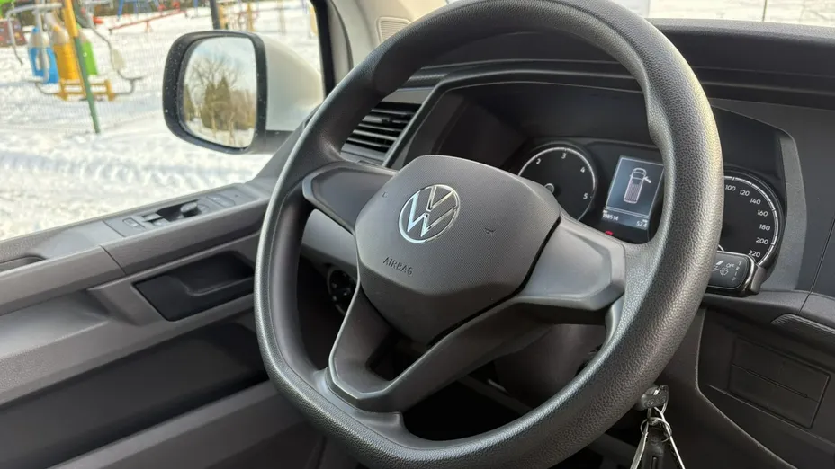 VOLKSWAGEN Transporter -