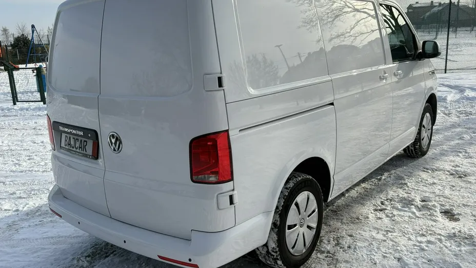 VOLKSWAGEN Transporter -