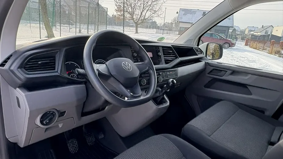 VOLKSWAGEN Transporter -