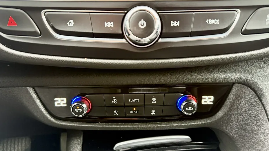 OPEL Insignia -