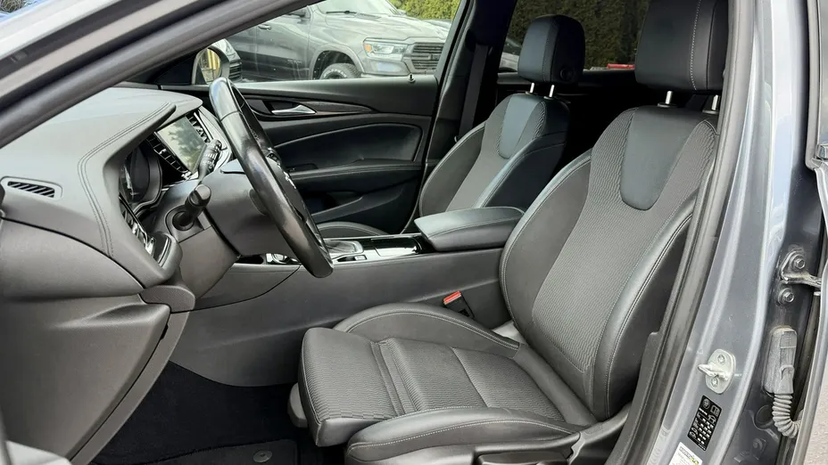 OPEL Insignia -