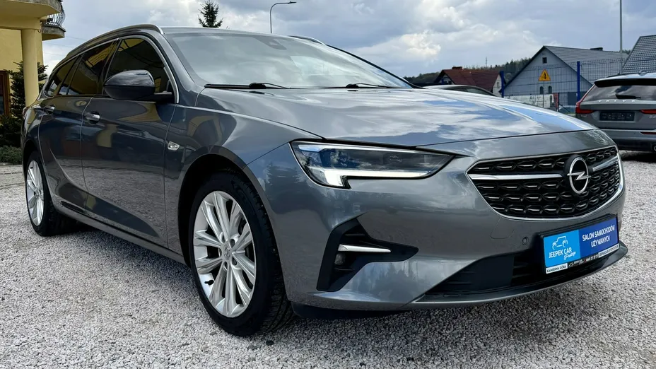 OPEL Insignia -