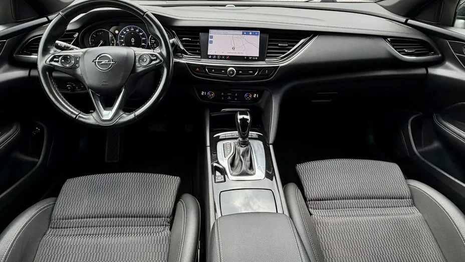 OPEL Insignia -