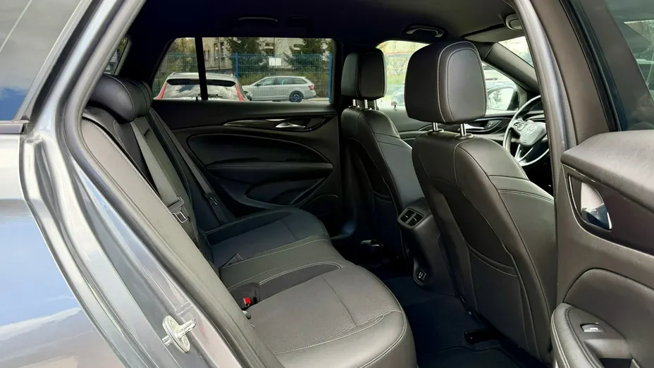 OPEL Insignia -