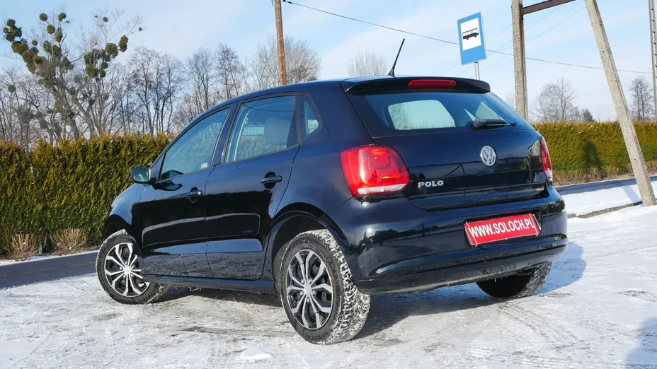 VOLKSWAGEN Polo -