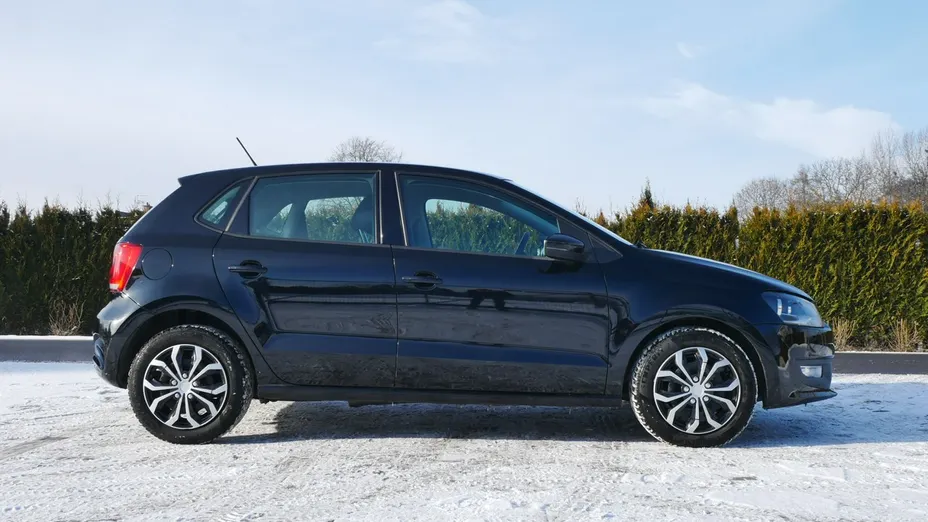 VOLKSWAGEN Polo -