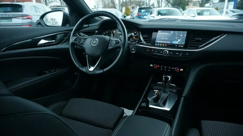 OPEL Insignia -