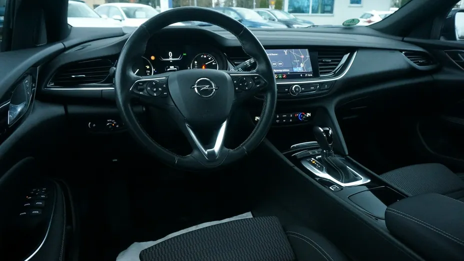OPEL Insignia -
