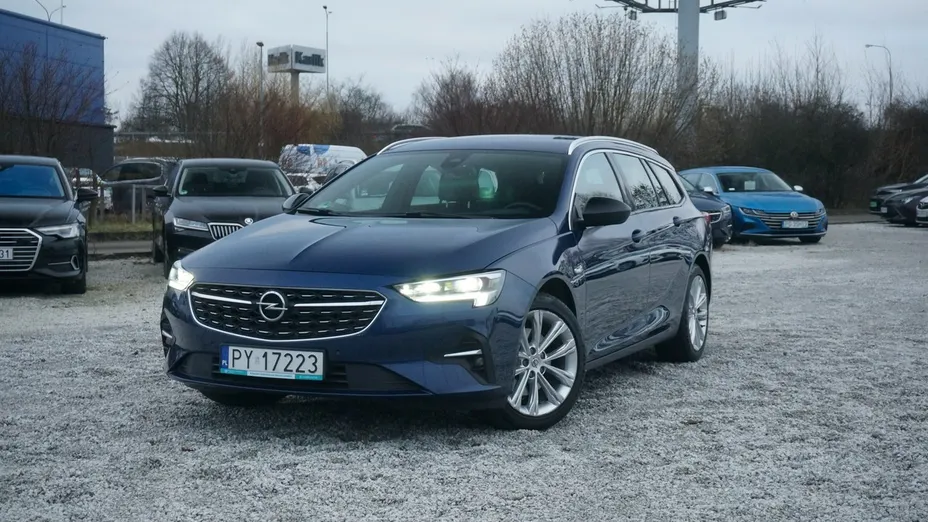 OPEL Insignia -