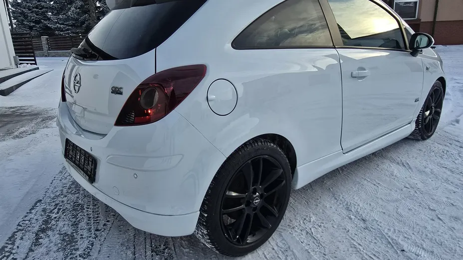OPEL Corsa -