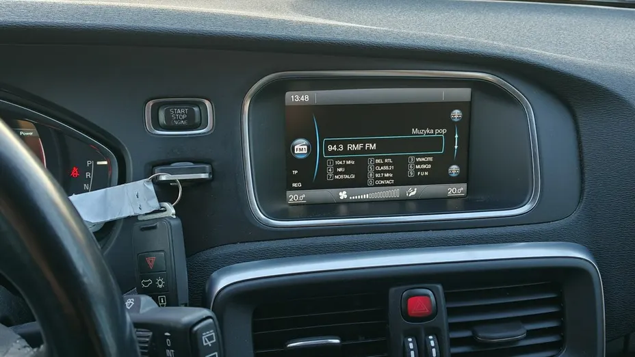 VOLVO V40 Cross Country -