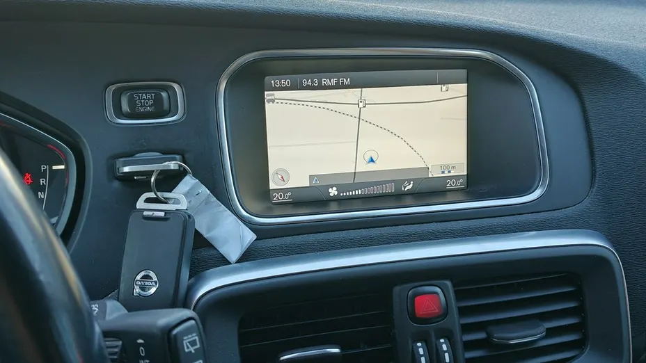 VOLVO V40 Cross Country -