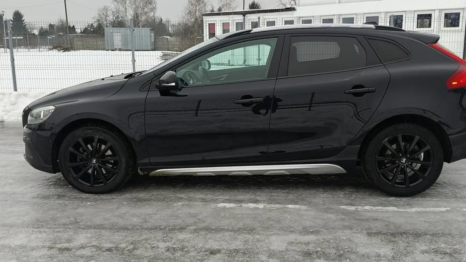 VOLVO V40 Cross Country -