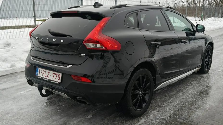 VOLVO V40 Cross Country -