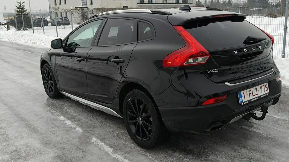 VOLVO V40 Cross Country -