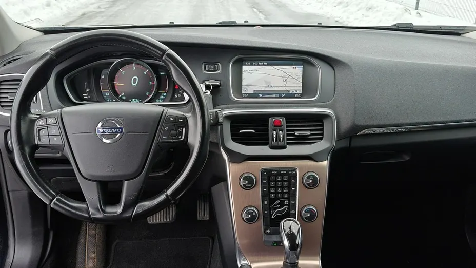 VOLVO V40 Cross Country -